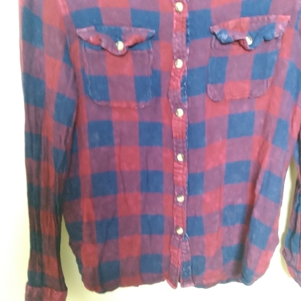 Urban Outfitters BDG Red and Blue Plaid Button Down Shirt Size Medium - Picture 4 of 7
